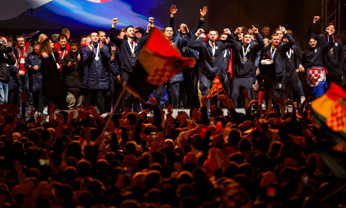 Seniori: Dođite na doček da svi zajedno proslavimo novo veliko ostvarenje hrvatskog rukometa