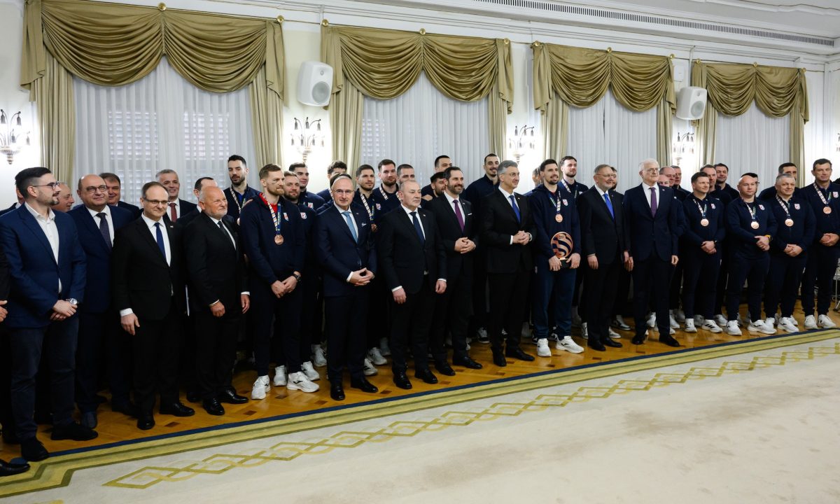 Aktivnosti HRS-a: Predsjednik Vlade RH Andrej Plenković priredio svečani prijem za brončane rukometaše